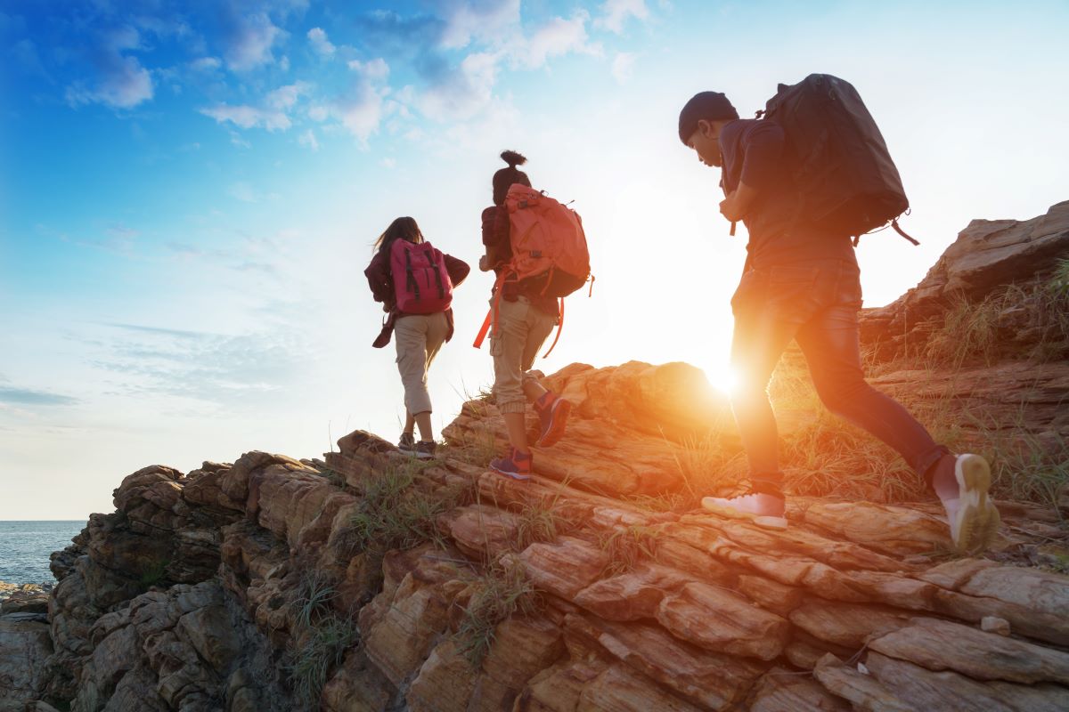 How Adventurers and Hikers Benefit From Personal Breathalyser Kits