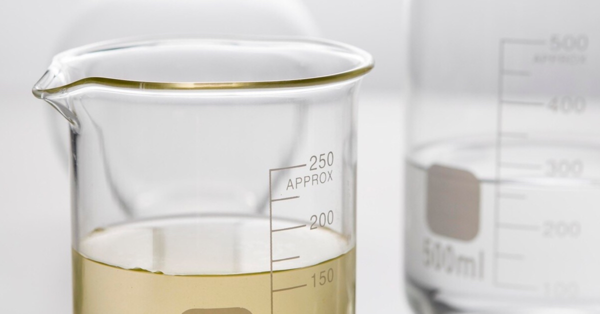 glass beaker detecting alcohol residue in breathalyser testing
